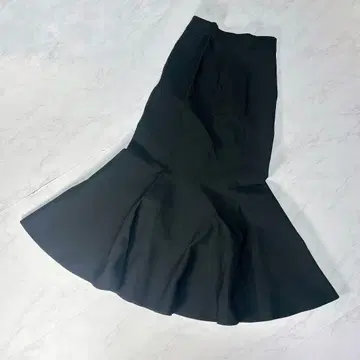 새상품급 JENNE 머메이드 니트 스커트 블랙 머메이드 스커트 M