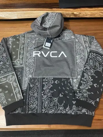 RVCA 반다나 패턴 후드티 20