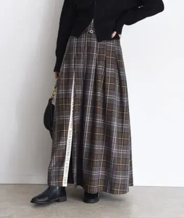 [ 새상품급 ] Eimme Law 슬릿 로고 체크 턱 플리츠 스커트