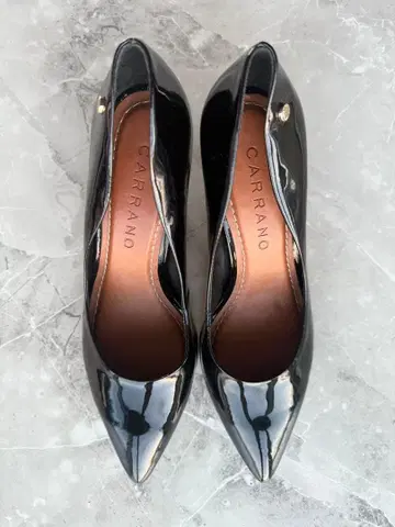 [CARRANO] 포인티드 가죽 펌프스 블랙 컬러 힐 카라노 펌프스