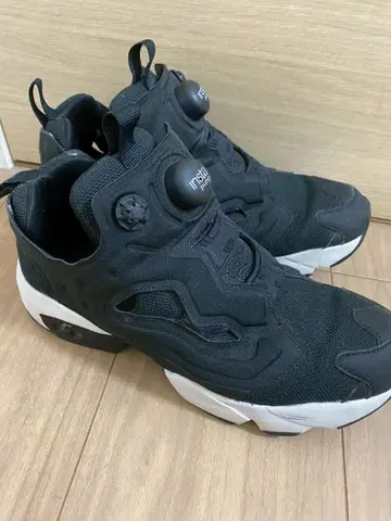 인스타 펌프 스니커즈 블랙