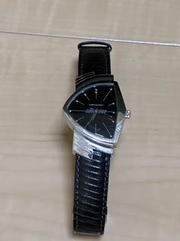 해밀턴 벤츄라 손목시계