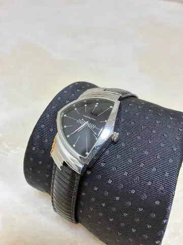 해밀턴 벤츄라 손목시계