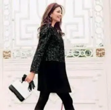 JUSGLITTY 노카라 자켓 블랙/화이트