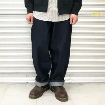 새상품급 [UNIQLO] 와이드 테이퍼드 청바지 인디고 배럴 레그