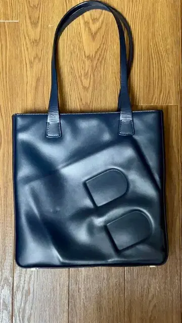 BALLY 네이비 토트백 지퍼 포함