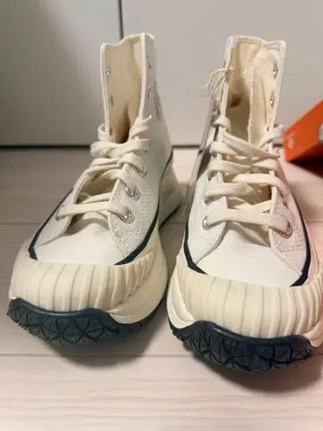 [ 새상품 ] 컨버스 척테일러 하이컷 통굽 한국 22cm 화이트