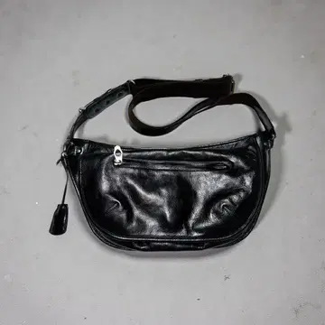 00s archive aniary 숄더백 하프문