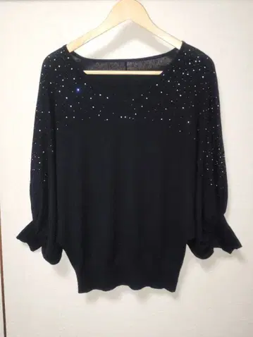 에스트네이션 니트 스팽글 블랙 상의