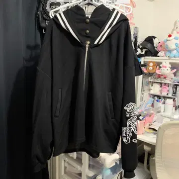 KRY 호랑이 자수 세일러 카라 집업 후드티