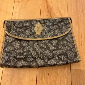 레오파드 무늬 클러치백