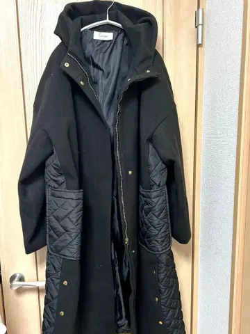[ 미사용 새상품 ] LULALA 후드 부착 블랙 롱 코트 L 사이즈