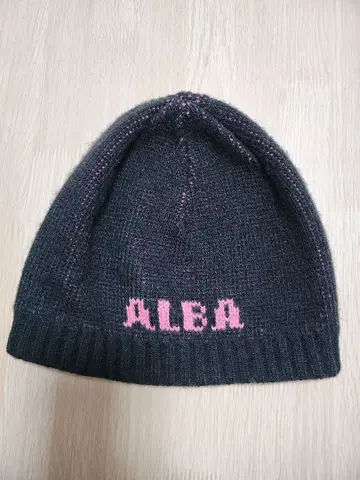 ALBA ROSA 블랙 핑크 니트 모자