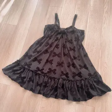 에밀리 템플큐트 플로키 리본 무늬 원피스 블랙