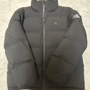 Calvin Klein Jeans 블랙 다운 자켓