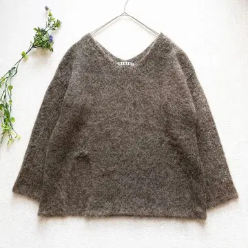 [컨디션 최상] 시너리 모헤어 V넥 니트 슬릿 오버 사이즈