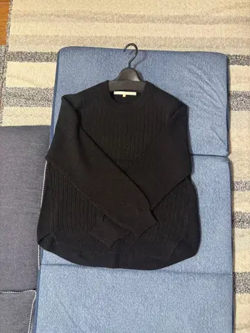 [ 자유구 ] 라메 혼방 리브 니트 크루넥 스웨터