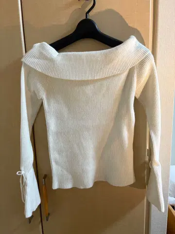 rienda 오프숄더 니트탑