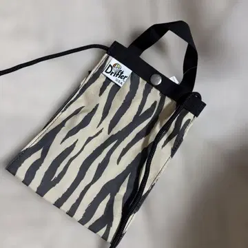 [ 새상품 ] Drifter USA 제브라 패턴 사코슈 숄더백 파우치