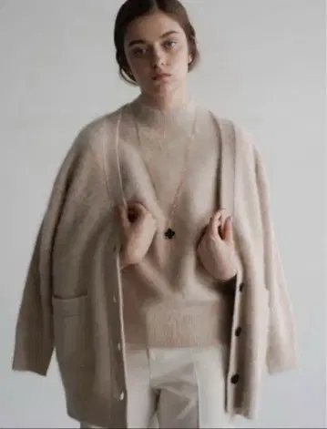 OHGA 라쿤 가디건 베스트 베이지