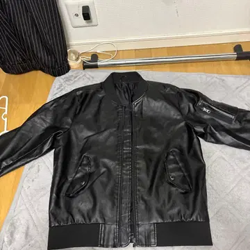 블랙 가죽 자켓 L 사이즈