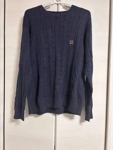 TOMMY HILFIGER 네이비 케이블 니트 스웨터