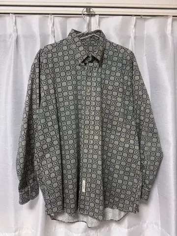 레트로 패턴 셔츠