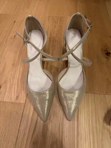 RANDA 골드 크로스 스트랩 하이힐 펌프스