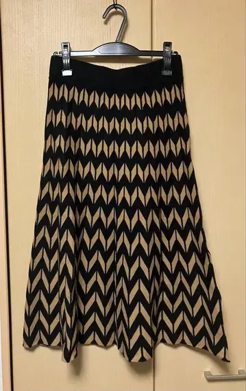 택 포함 새상품 Derhy 지그재그 패턴 니트 스커트