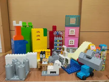 컬러풀한 레고 블록 세트