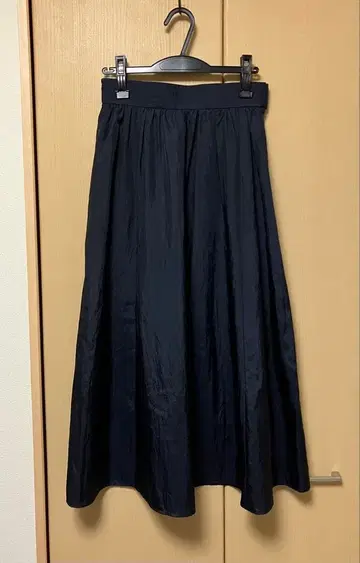 아무르카프리스 샤카샤카 네이비 플레어 스커트