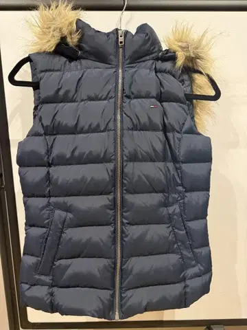 타미 힐피거 네이비 다운 베스트