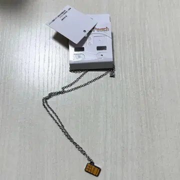 컬러풀 피치 아베일 목걸이 에토