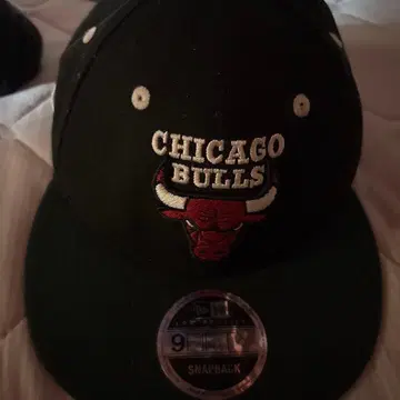 시카고 불스 블랙 스냅백 캡 9FIFTY