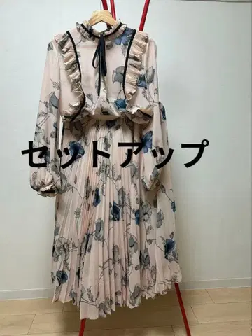 Sov. / 폴리에스테르 쉬폰 셋업