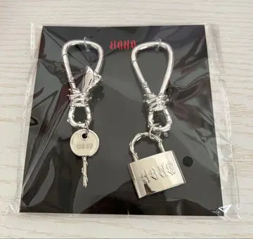 HANA / BAD LOVE 카라비너 세트