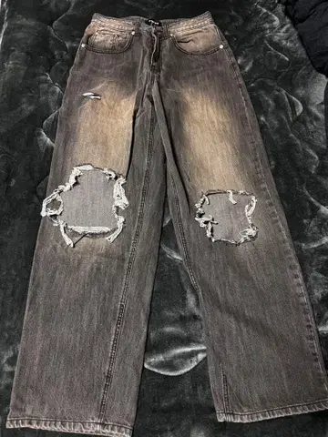 데미지 가공 다크 그레이 와이드 데님 팬츠