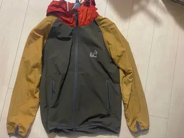 고 슬로우 카라반 후드 부착 나일론 자켓