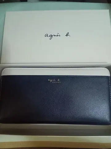 에네스베 장지갑 네이비 화이트 박스 있음