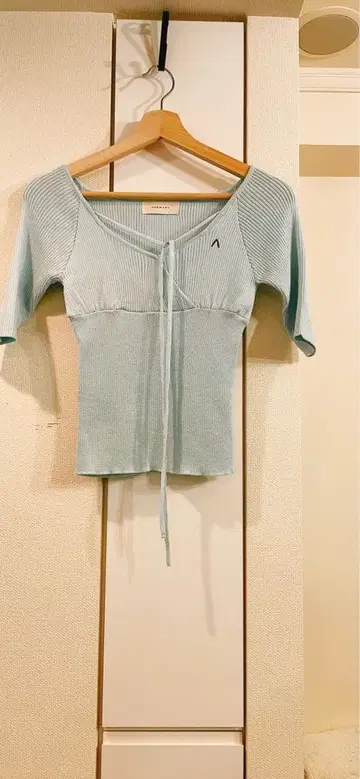 안도마리 Luna cachecoeur tops 스카이블루