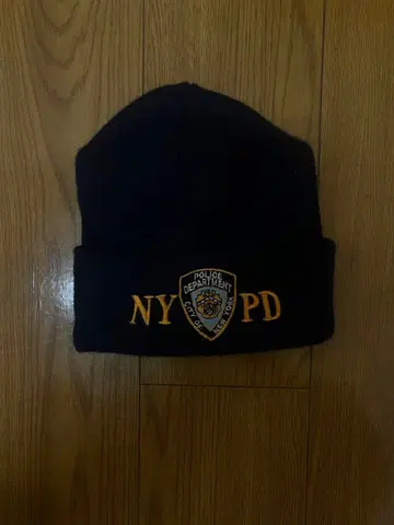 NYPD 로고 부착 네이비 비니 모자