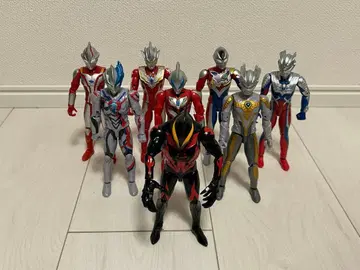 울트라맨 관절 가동 피규어 8체 세트