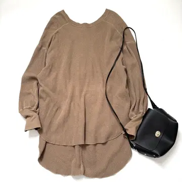 아메리카나 헨리넥 와플 긴팔 티셔츠 루즈핏 브라운