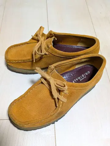 클락스 오리지널스 왈라비 스웨이드 22.5cm