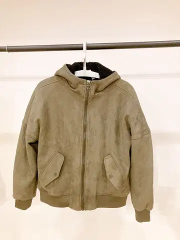 올리브 그린 후드 부착 후드티 (ZARA)