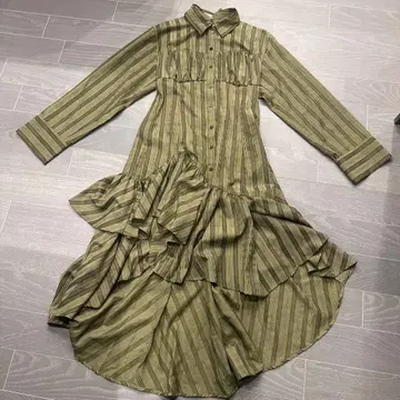 Lily Brown 스트라이프 프릴 긴팔 원피스