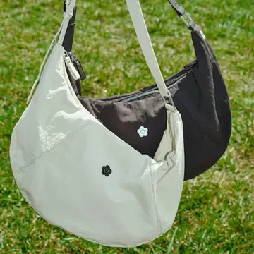 MARYQUANT 원포인트 자수 나일론 숄더백 새상품급