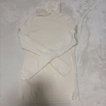 UNIQLO 터틀넥 니트 긴팔