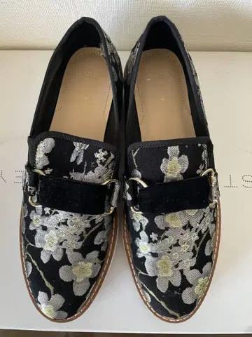 꽃무늬 플랫 로퍼 ZARA 37사이즈