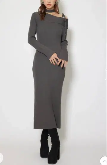오프숄더 그레이 롱 니트 원피스